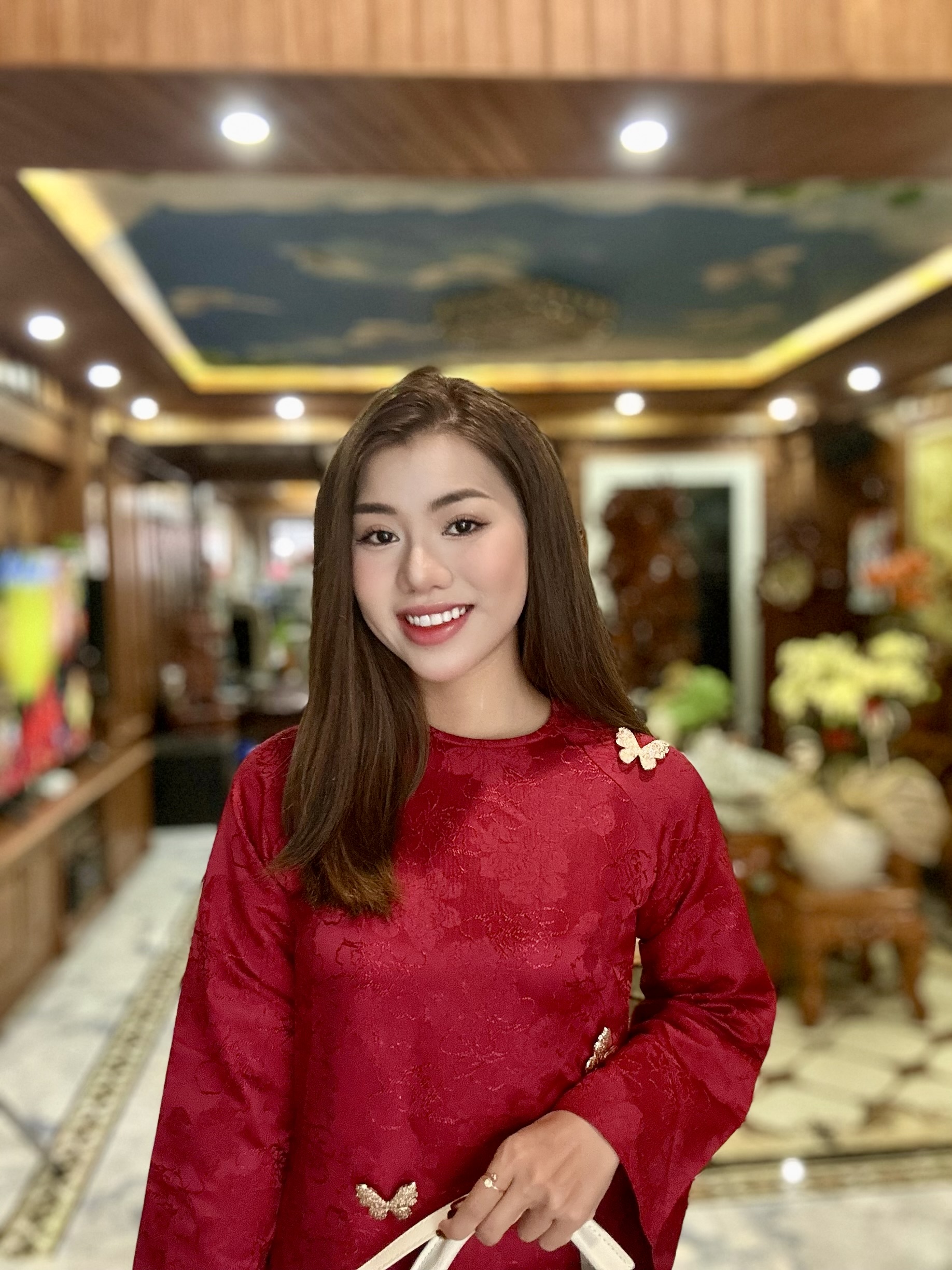 Cherry Linh — real estate agent in Ho Chi Minh City, Vietnam